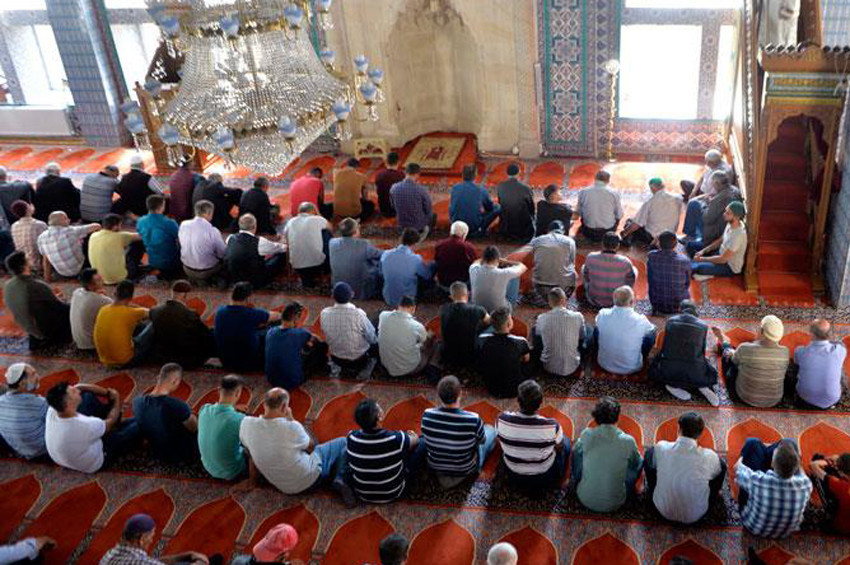 Bayram namazı hangi ilde hangi saatte kılınacak?