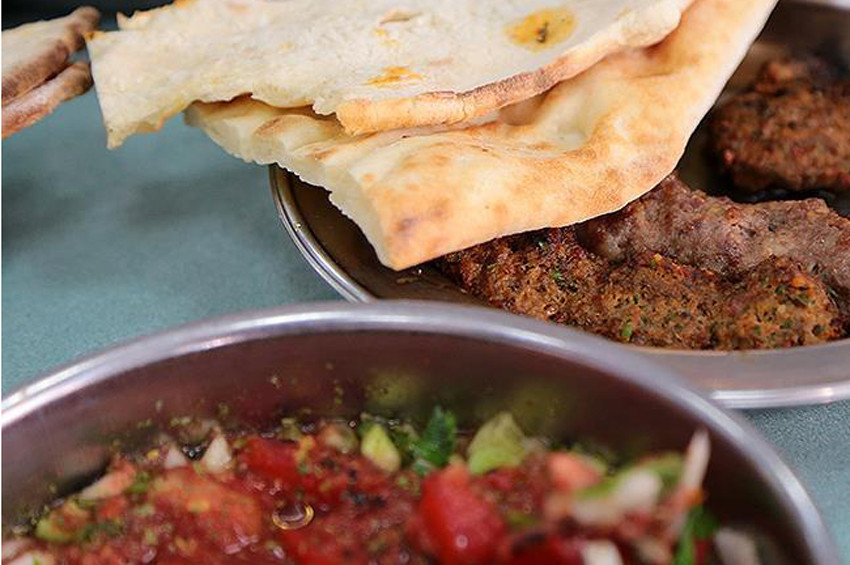 Bayramda yemeğin ölçüsünü kaçırmamak gerekli