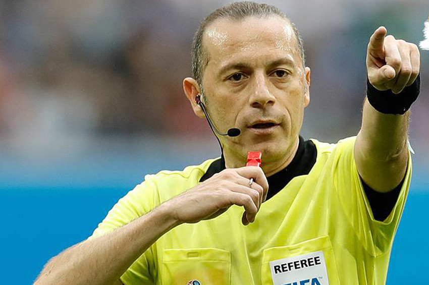 Dünya Kupasında görev alan ilk Türk hakemi: Cüneyt Çakır