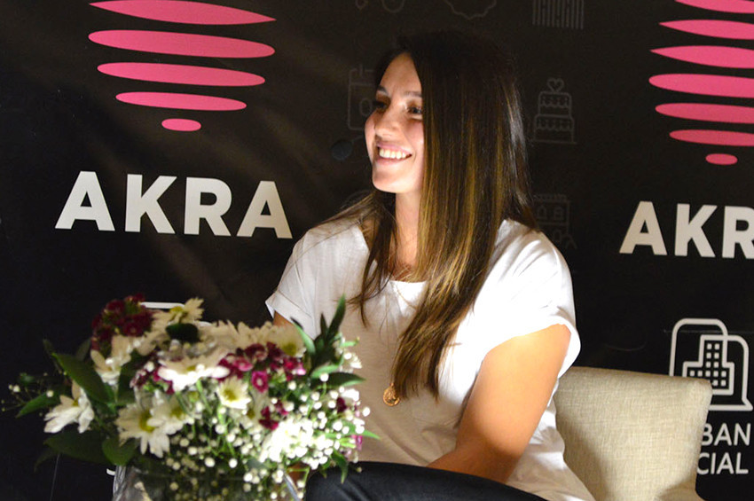 İpek Soylu çiftlerde rakip tanımıyor