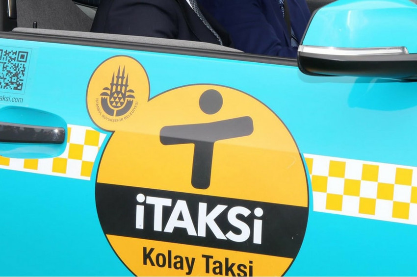 İstanbula turkuaz ve siyah renkli taksiler geliyor