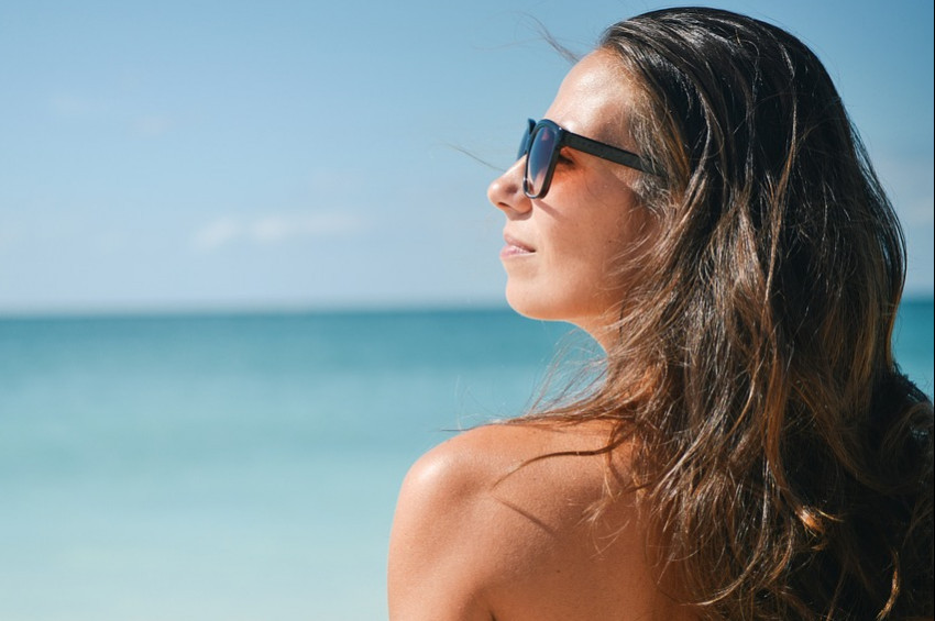 Yazın tatilinde havuz girenlere göz sağlığı uyarıları