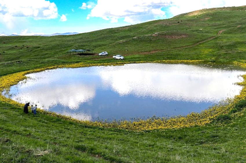 Dipsiz Göl, doğaseverlerin gözdesi