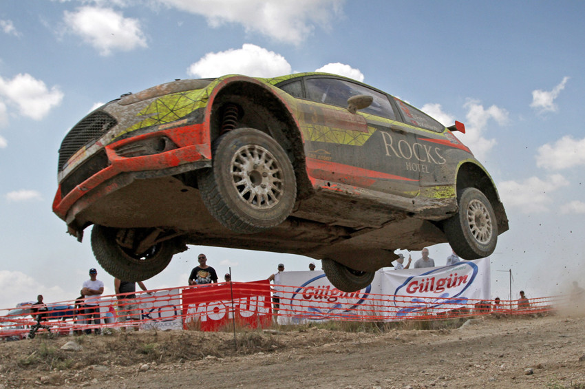 Kuzey Kıbrıs Rallisini Ford Motorsport takımı kazandı
