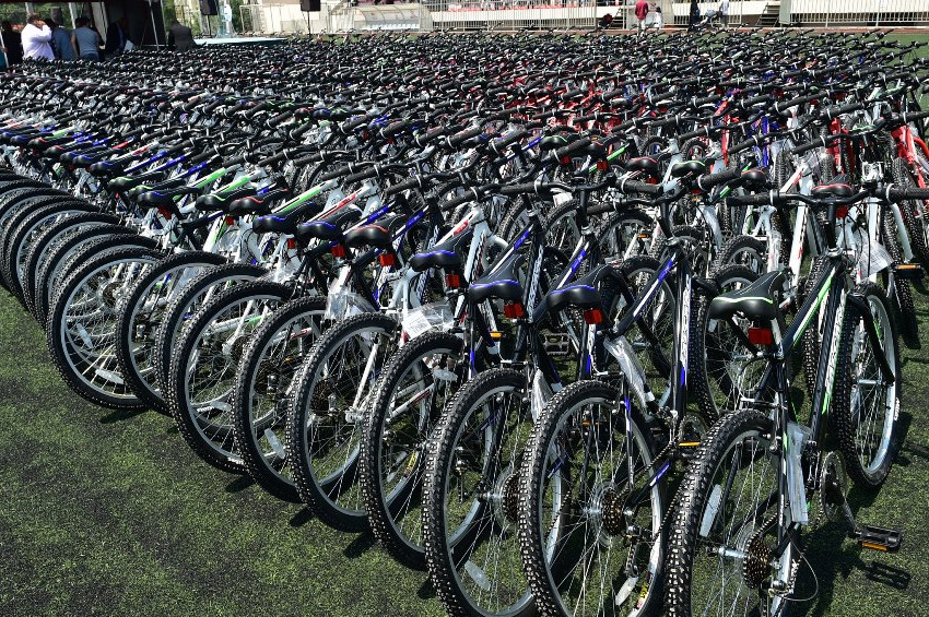 Fatihli öğrenciler atığı bisiklete dönüştürdü