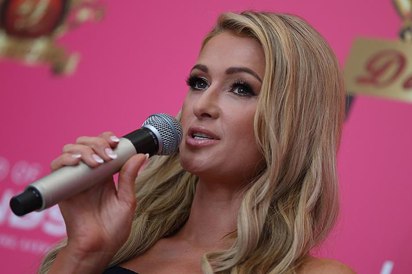 Paris Hilton, Antalyadan Türkiyeye seslendi
