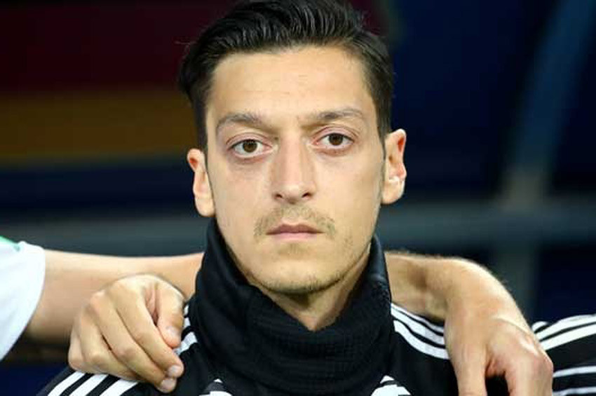 Mesut Özil, Alman Milli Takımını bıraktığını açıkladı
