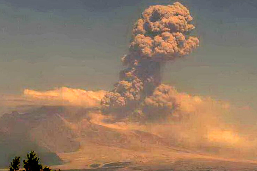 Vanuatuda yanardağ faaliyete geçti