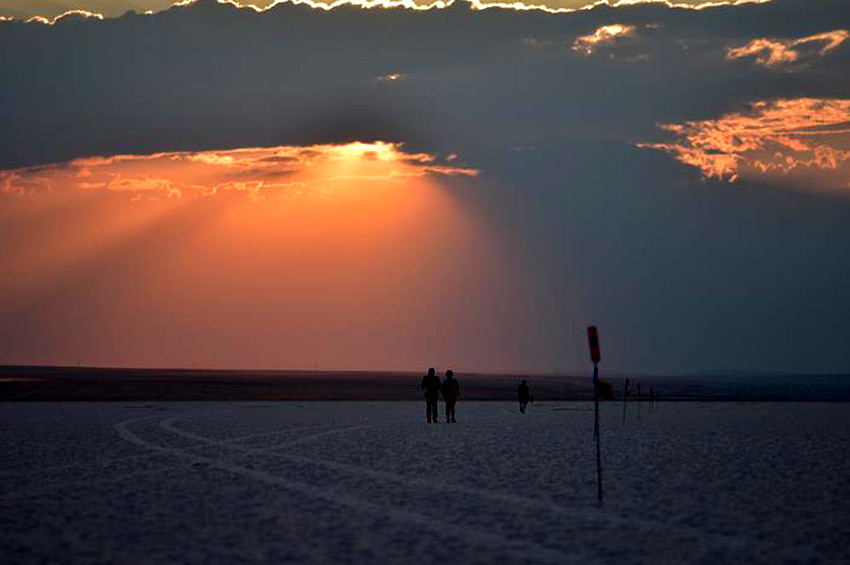 Tuz Gölü Ultra Maratonu, 100 mil yarışı ile başladı.