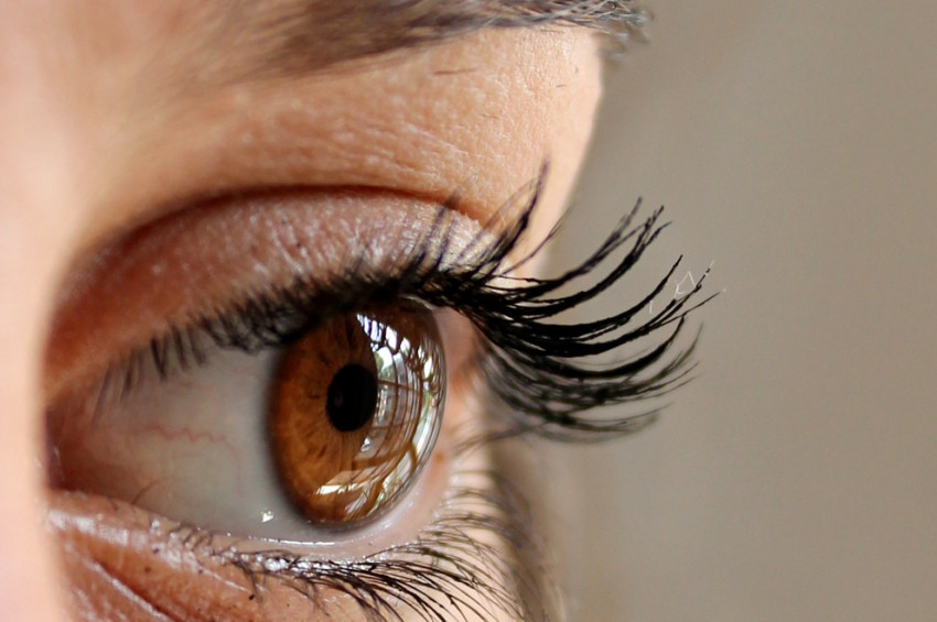 Uzun ve hacimli kirpik için ne yapmalı?
