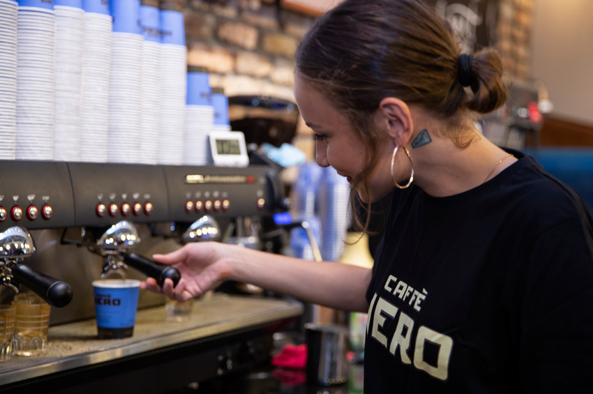 Caffè Nero Bağdat Caddesi ve Talimhane mağazaları açıldı