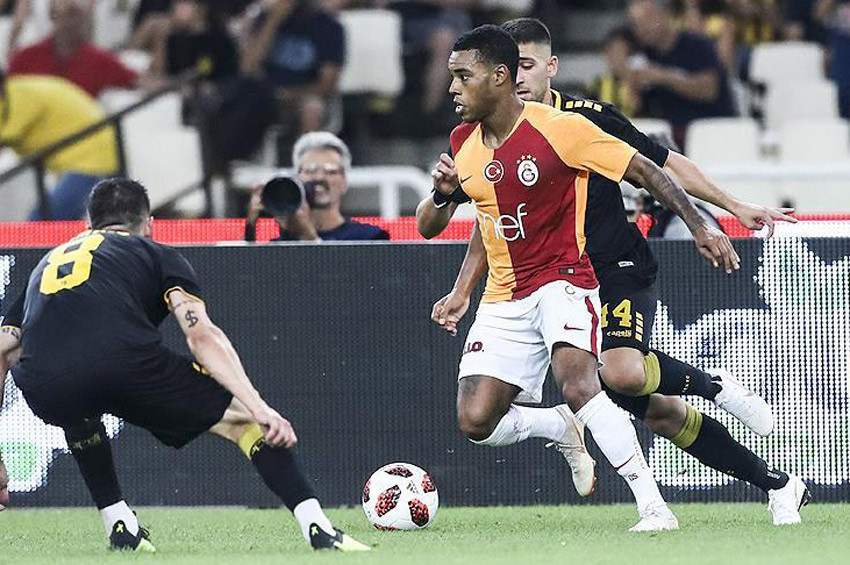 Galatasaray hazırlık maçında AEKya 3-2 yenildi.