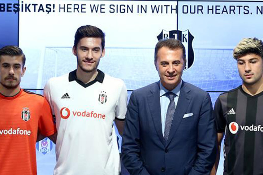 Beşiktaş yeni transferlerine imza attırdı