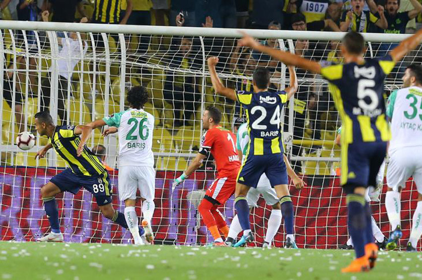 Fenerbahçe, Bursasporu 2-1 mağlup etti