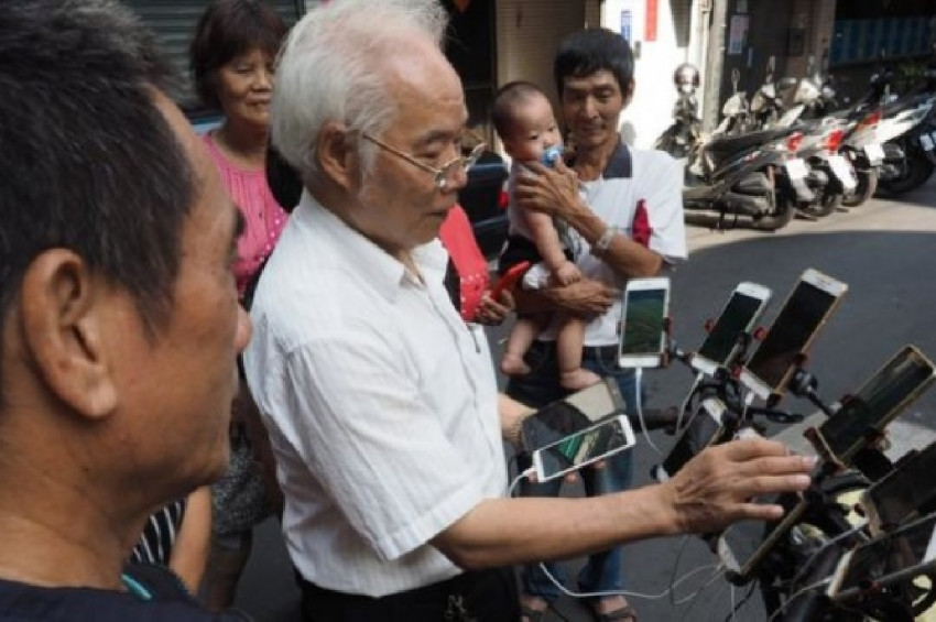 70 yaşında, günde 20 saat Pokemon Go oynuyor