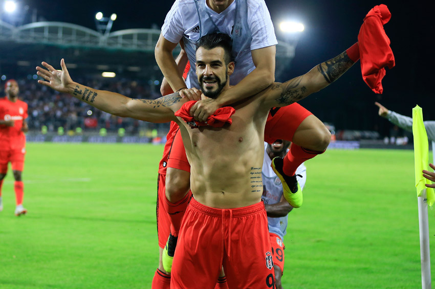 Beşiktaş, Avusturyada öldü öldü dirildi: 2-1
