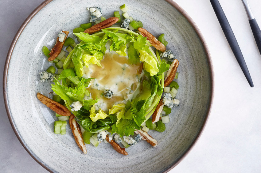 Cevizli yeşil salata tarifi