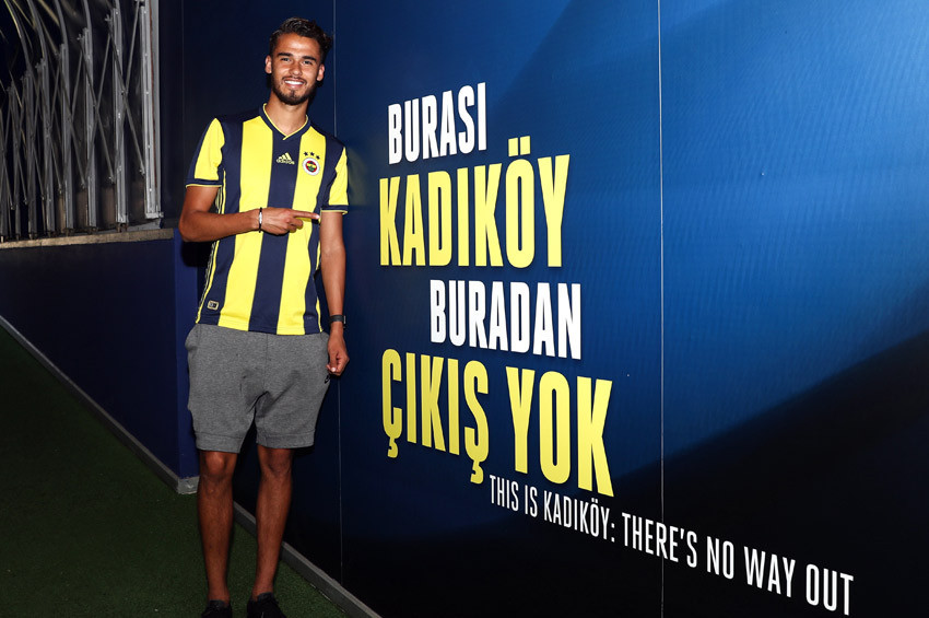 Diego Reyes imzayı atarak Fenerbahçeli oldu