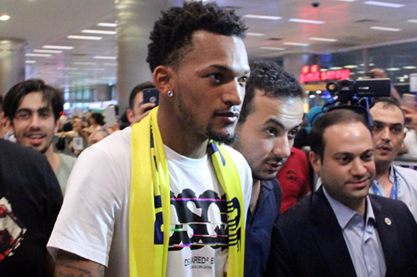 Fenerbahçenin yeni transferi Jailson Marques Siqueira İstanbulda