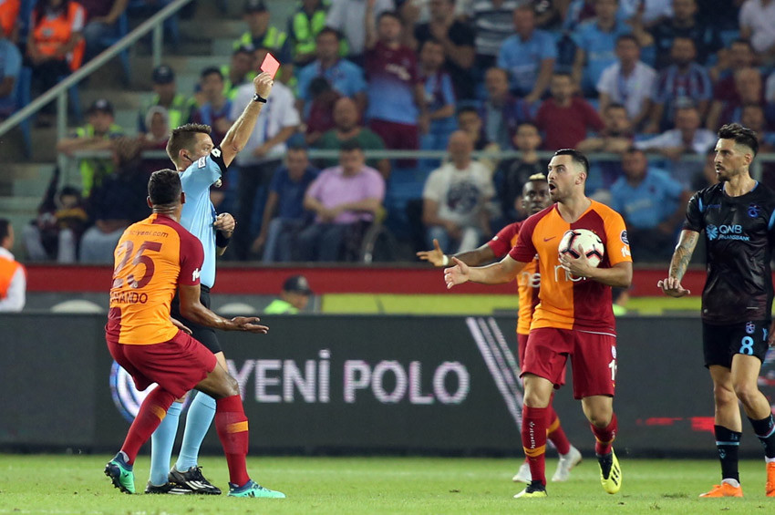 Galatasaray Trabzonda fırtınaya tutuldu: 4-0