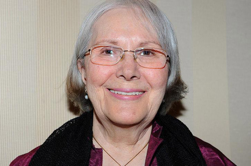 Erdal Öz Edebiyat Ödülü Adalet Ağaoğluna verildi