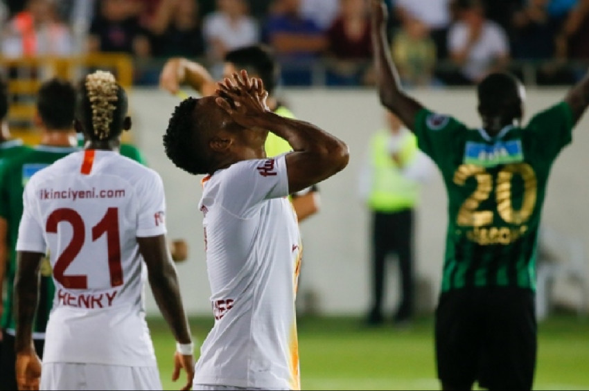 Akhisarspor, ilk galibiyetini 3 golle Galatasaraydan aldı