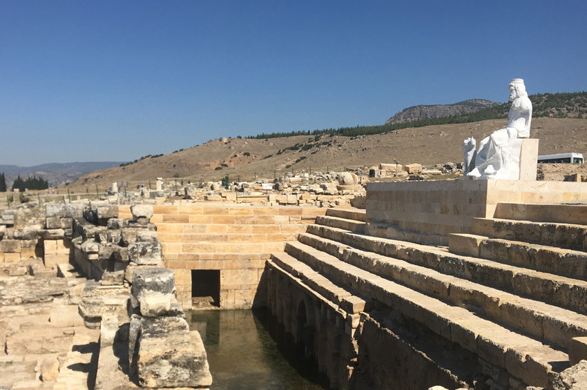 Pamukkalenin Cehennem Kapısı Tofaşla antik bekçilerine kavuştu