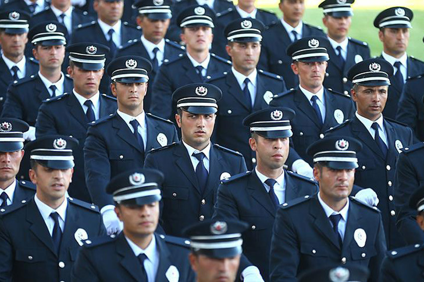 Bin tanesi kadın 10 bin polis adayı alınacak