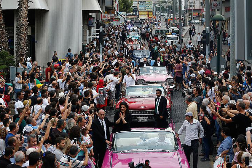 Antalya Uluslararası Film Festivali geleneksel kortejle başladı