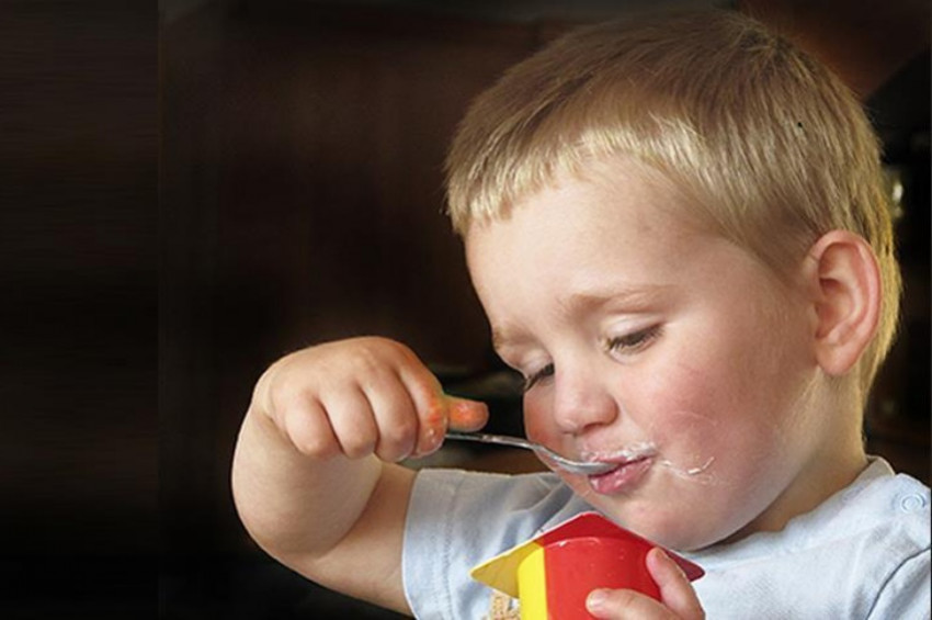 Bebeğinize meyveli yoğurt yedirmeyin