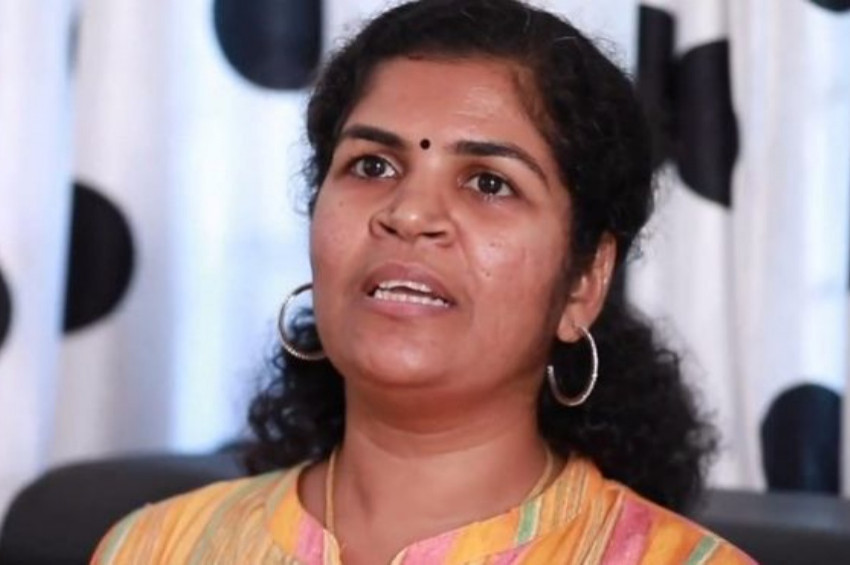 Hintli kadına sen misin yasak tapınağa giren dayağı