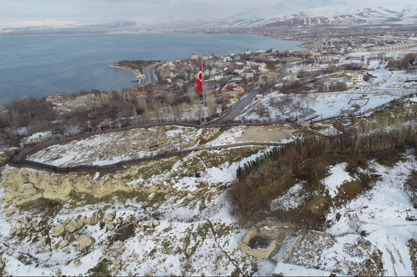 Vanın yeni seyir terası Kız Kalesi oldu