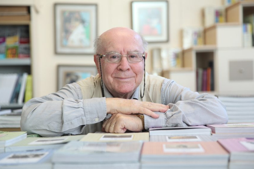 TÜYAP İstanbul Kitap Fuarının Onur Yazarı Adnan Özyalçıner