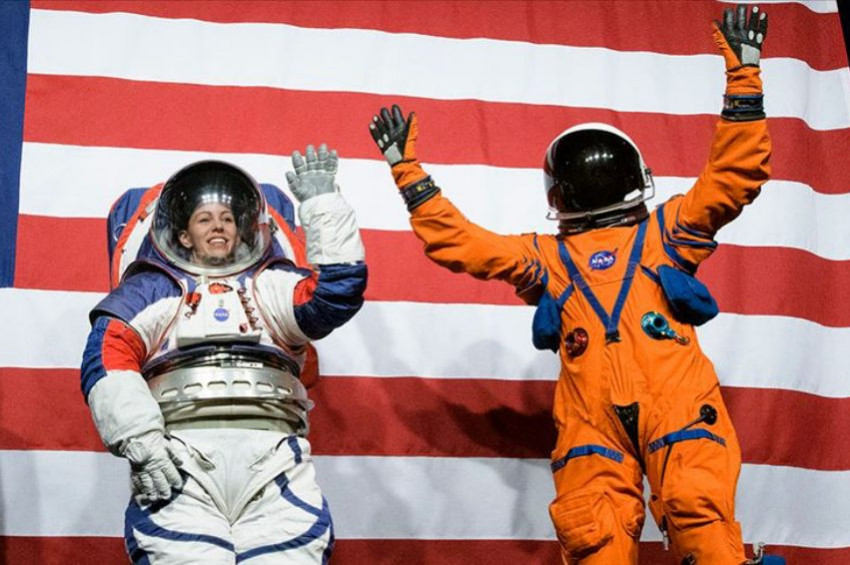 NASA yeni uzay kıyafetlerini tanıttı