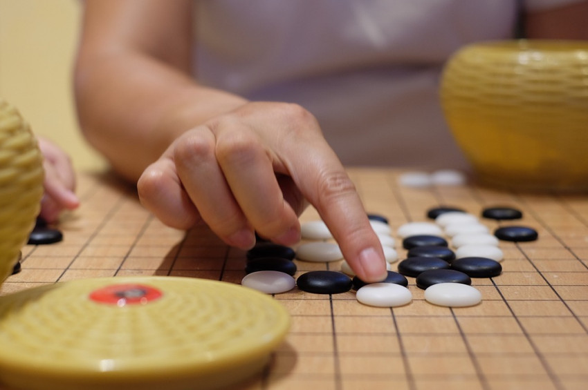 Yapay zeka Koreli Go ustasını pes ettirdi