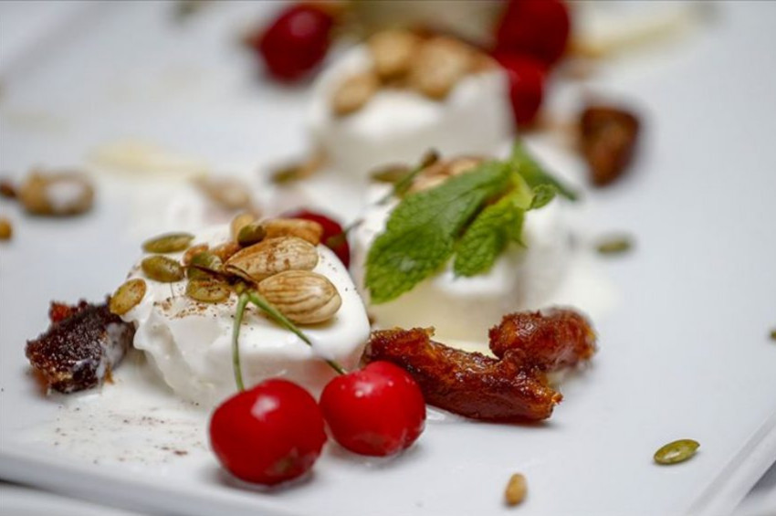 Dondurmalı hurma tatlısı