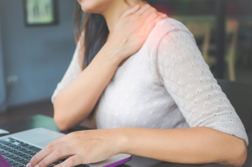 Boynunuzun ağrımaması için ofiste bu hataları yapmayın