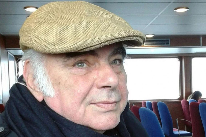 Ünlü sanatçı Enis Fosforoğlu 71 yaşında vefat etti