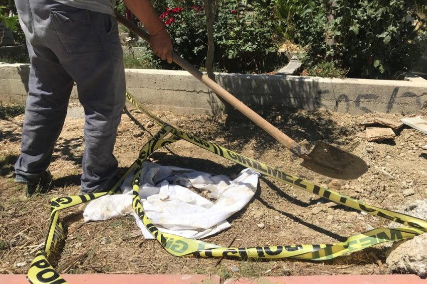 Mezarlığa boş kefen gömdüler