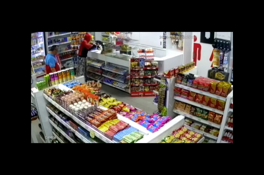 Etek giyip akaryakıt istasyonu soydular