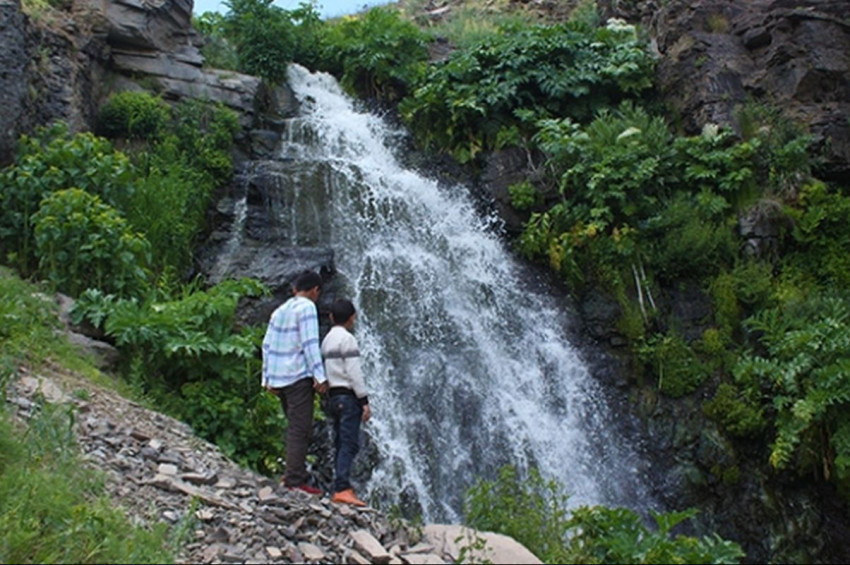 Saklı cennet Miraşe Yaylası göz kamaştırıyor