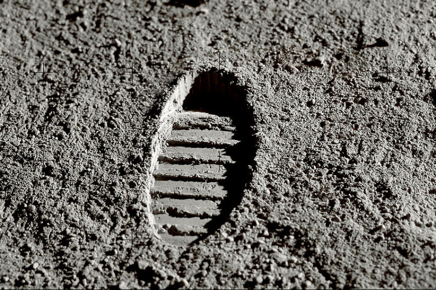 Hâlâ Aya gidilmediğine inandırılamayanlar var