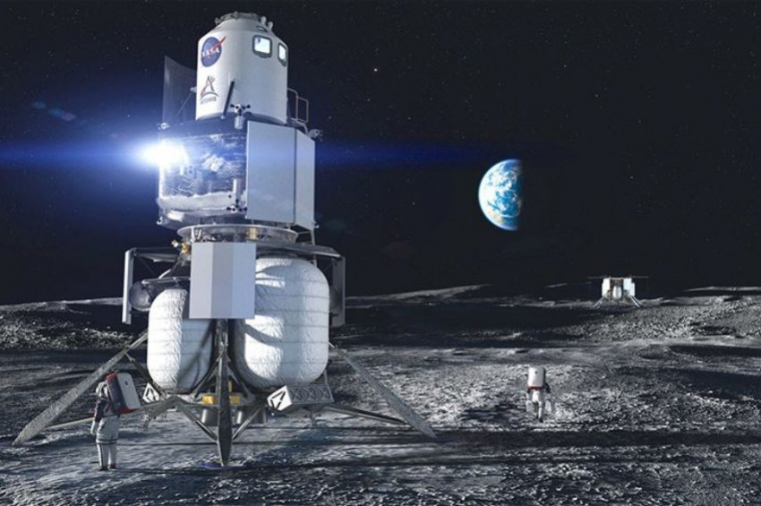 Blue Origin şirketi Aya iniş provası yaptı