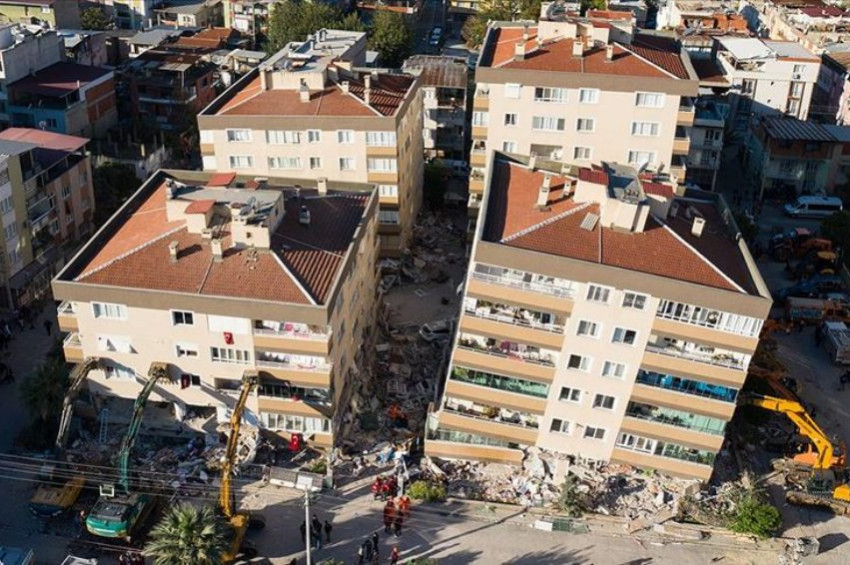 İzmir depreminde ölü sayısı 25e, yaralı sayısı 831e çıktı