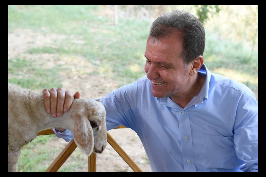 Öksüz’ün yüzü güldü!