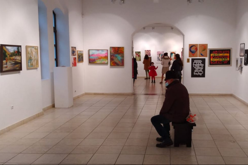 Cosmic Motion Revealedin onur sanatçısı Prof. Aydın Ayan oldu