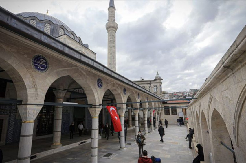 Rüstem Paşa Camisi  ibadete açılacak