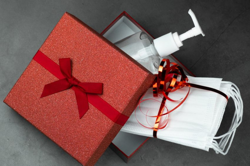 Maske ve dezenfektan da yılbaşı hediyesi oldu