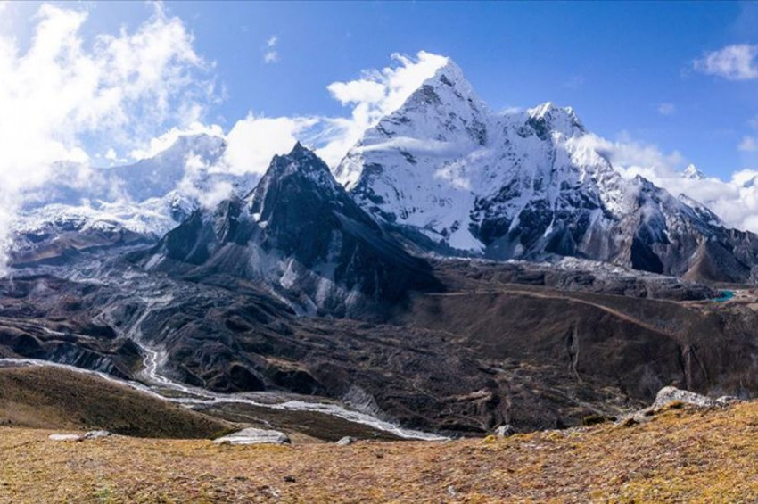 Everest Dağının 73 cm Daha Yüksek Olduğu Açıklandı