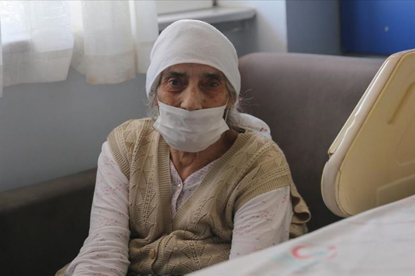 107 yaşındaki kadın koronavirüsü yendi